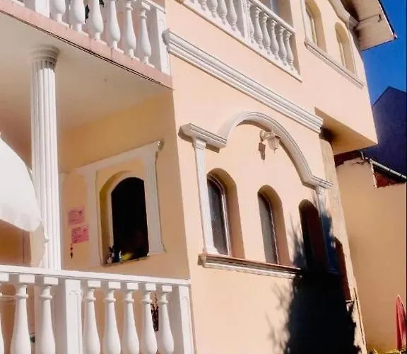 Adam Apartmanhaz